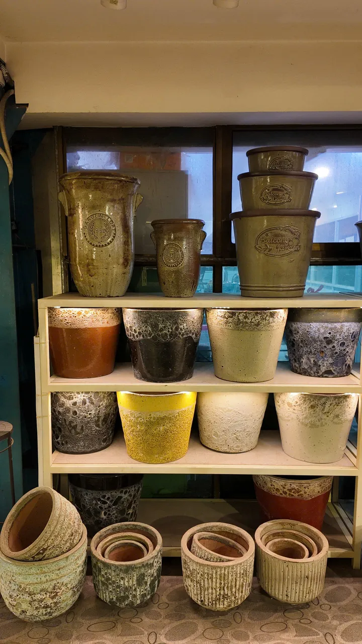 Pots émaillés texturés jaune, olive et crème